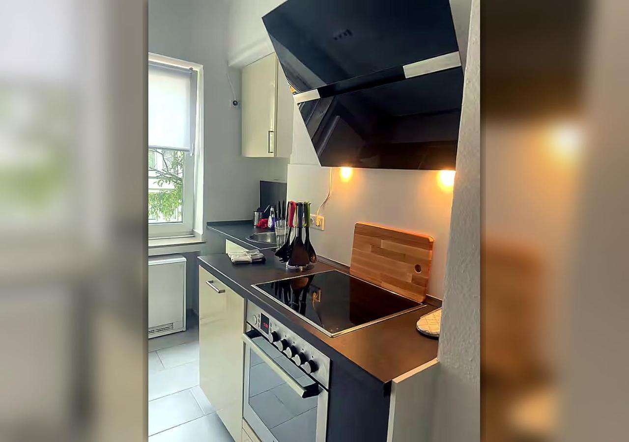 Altstadt 2 Bedroom 10-12 Beds 15 Min Messe Apartment Düsseldorf