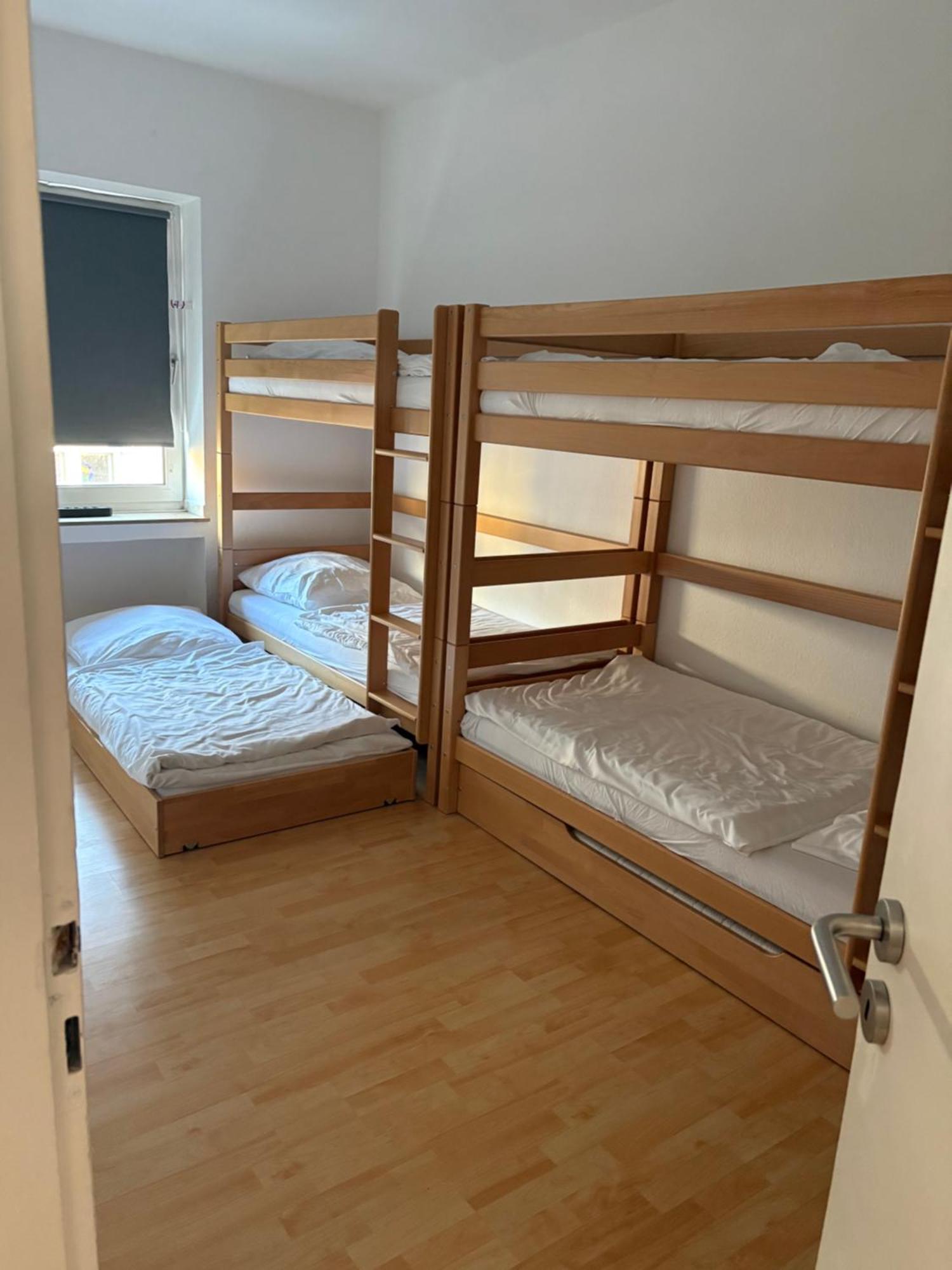 Altstadt 2 Bedroom 10-12 Beds 15 Min Messe * Dusseldorf